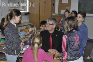 Besuch in der Ex-Schule: Bürgermeister auf Bildungstour in der Westerwaldstraße – Berliner Woche