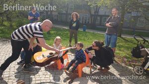 Vorlesen, Malen, Spielen: „Löwenladen“ macht Station in Spandau – Berliner Woche