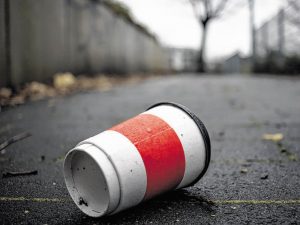 Spandau schmeißt den Becher raus