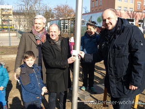 Auf der Balancierstrecke bleiben: Spielplatz in Schmidt-Knobelsdorf-Straße hat … – Berliner Woche