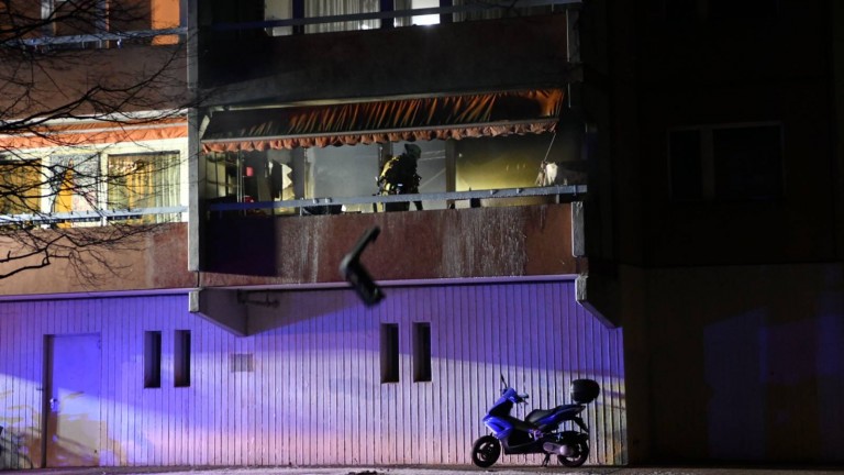 Mit Räucherstäbchen Wohnung in Brand gesetzt – Festnahme! – B.Z. Berlin